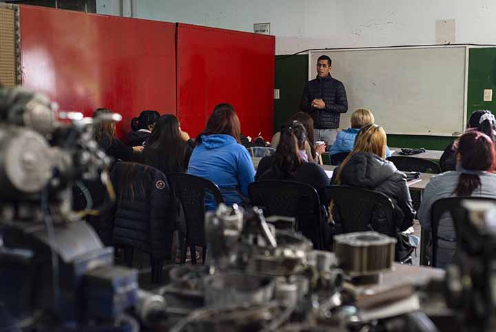 Mujeres_Mecanica_Motos
