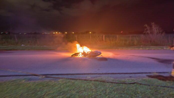 Moto_Incendiada_Higueras
