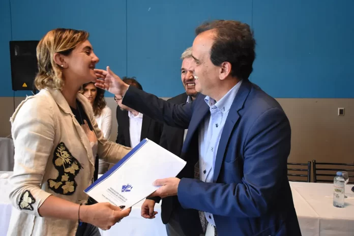 Entrega Escrituras AGEC