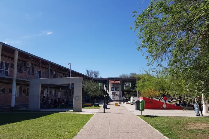 Plaza_Pueblo_UNRC