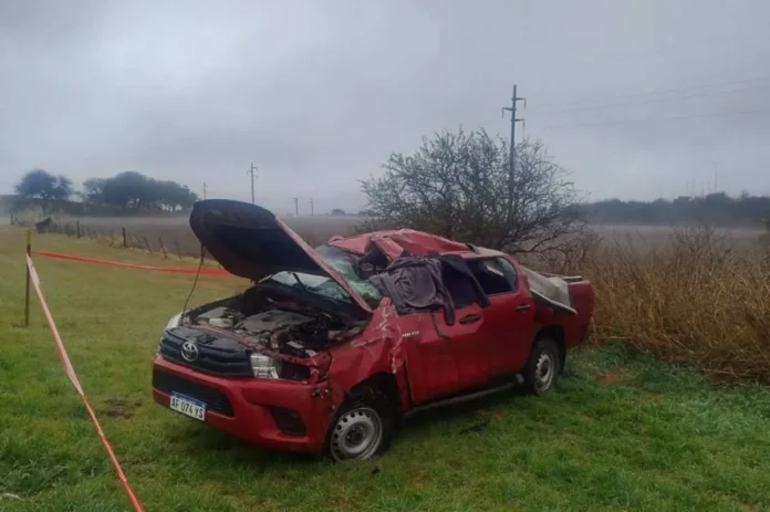Camioneta volcada