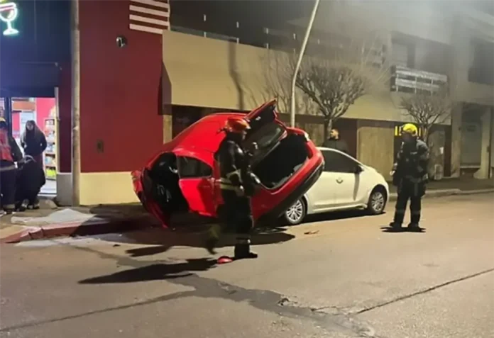Policiales - Choque ambulancia y tumbo