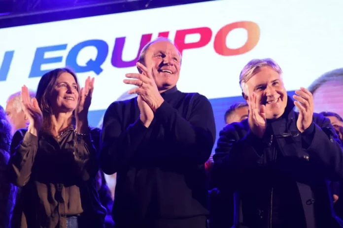Política - De Rivas Llaryora